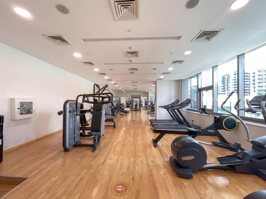 Cozy Studio In Sparkle Tower Jbr By Suiteable ดูไบ ภายนอก รูปภาพ