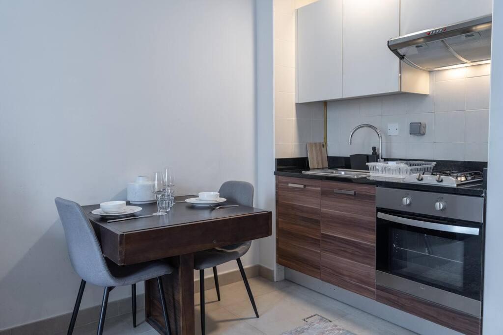 Cozy Studio In Sparkle Tower Jbr By Suiteable ดูไบ ภายนอก รูปภาพ