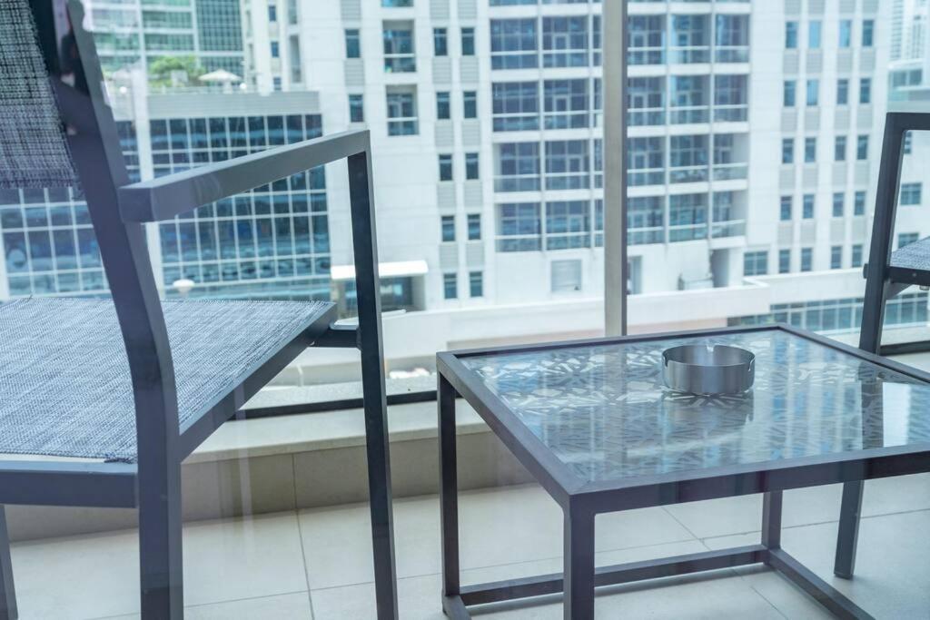 Cozy Studio In Sparkle Tower Jbr By Suiteable ดูไบ ภายนอก รูปภาพ
