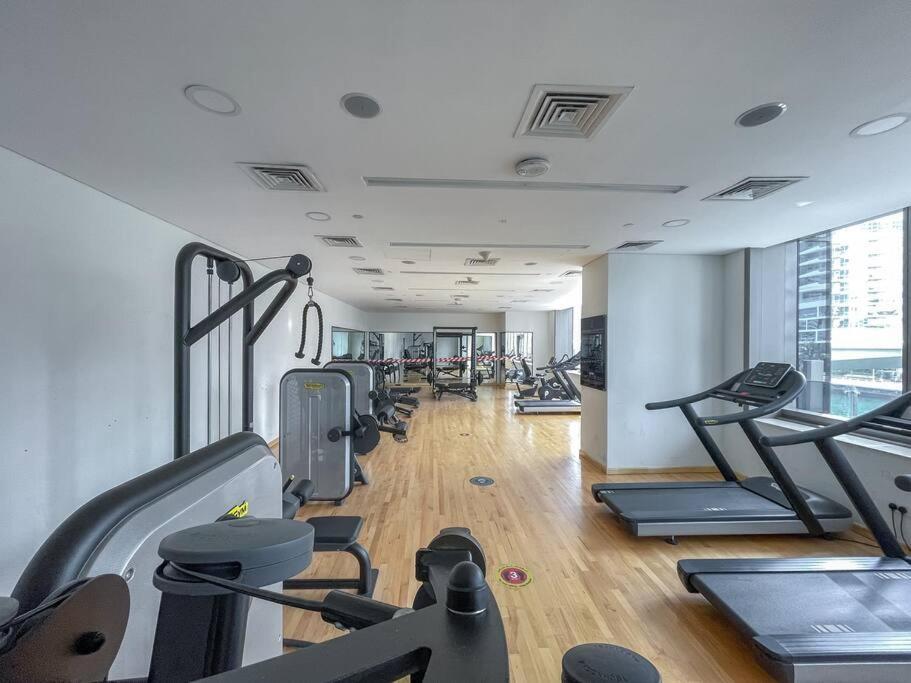 Cozy Studio In Sparkle Tower Jbr By Suiteable ดูไบ ภายนอก รูปภาพ