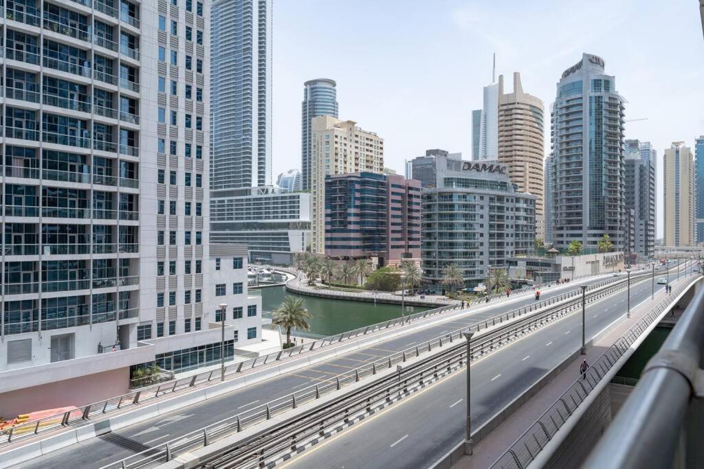 Cozy Studio In Sparkle Tower Jbr By Suiteable ดูไบ ภายนอก รูปภาพ